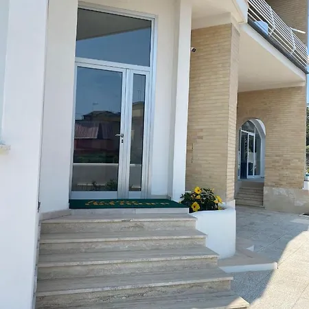 La Via Del Mare Apartment